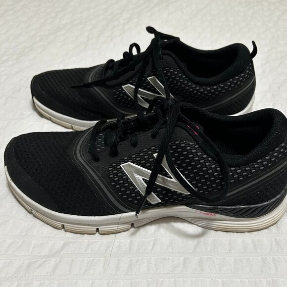 New Balance 711 Shoes - Black & Silver - Women's 9.5 - Picture 1 of 3